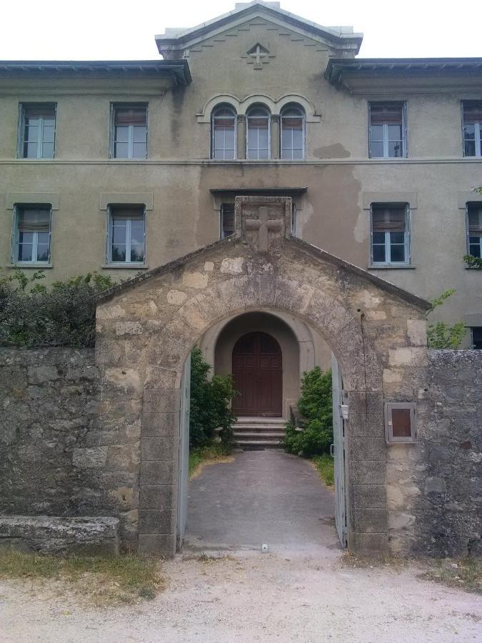 Gite D'Etape Clos St Roch Viviers Ngoại thất bức ảnh